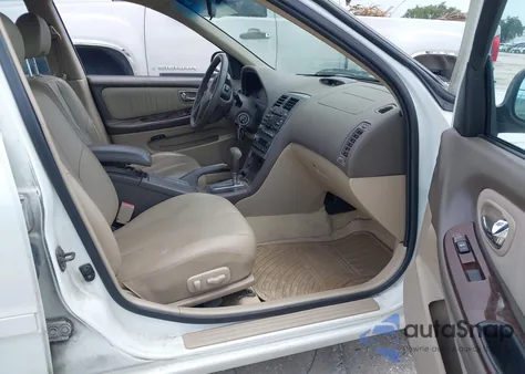 2000 Nissan Maxima Gle/Gxe/Se z USA, uszkodzony, nr VIN JN1CA31DXYT550381